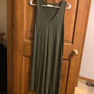 Madewell Dresses - Madewell V Neck Jersey Midi Dress in Forest Green Madewell Dresses - Madewell V Neck Jersey Midi Dress in Forest Green
